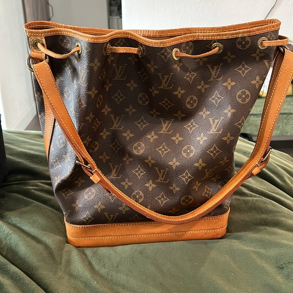 Louis Vuitton Authentic Petit Noe Monogram🤎🤎🤎EUC AR0940 - Picture 2 of 14